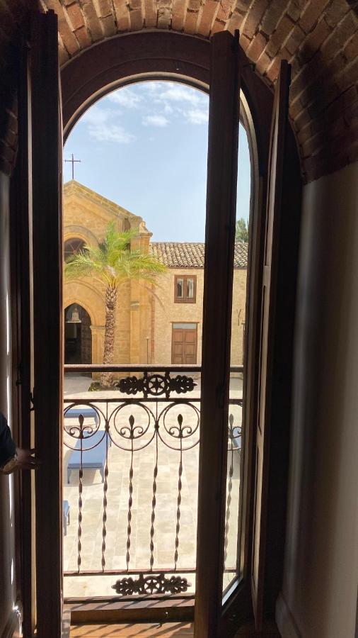Castello Ducale Colonna Resort Ioppolo Giancaxio エクステリア 写真