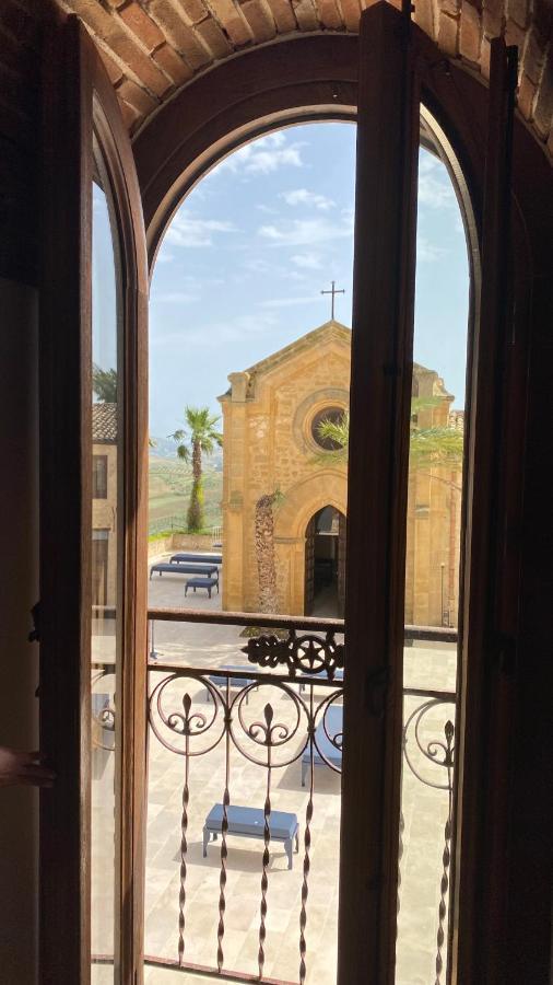 Castello Ducale Colonna Resort Ioppolo Giancaxio エクステリア 写真