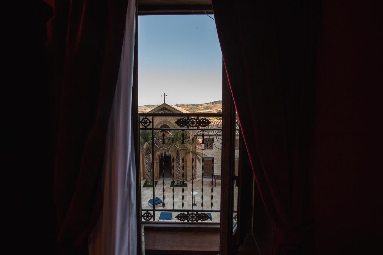 Castello Ducale Colonna Resort Ioppolo Giancaxio エクステリア 写真
